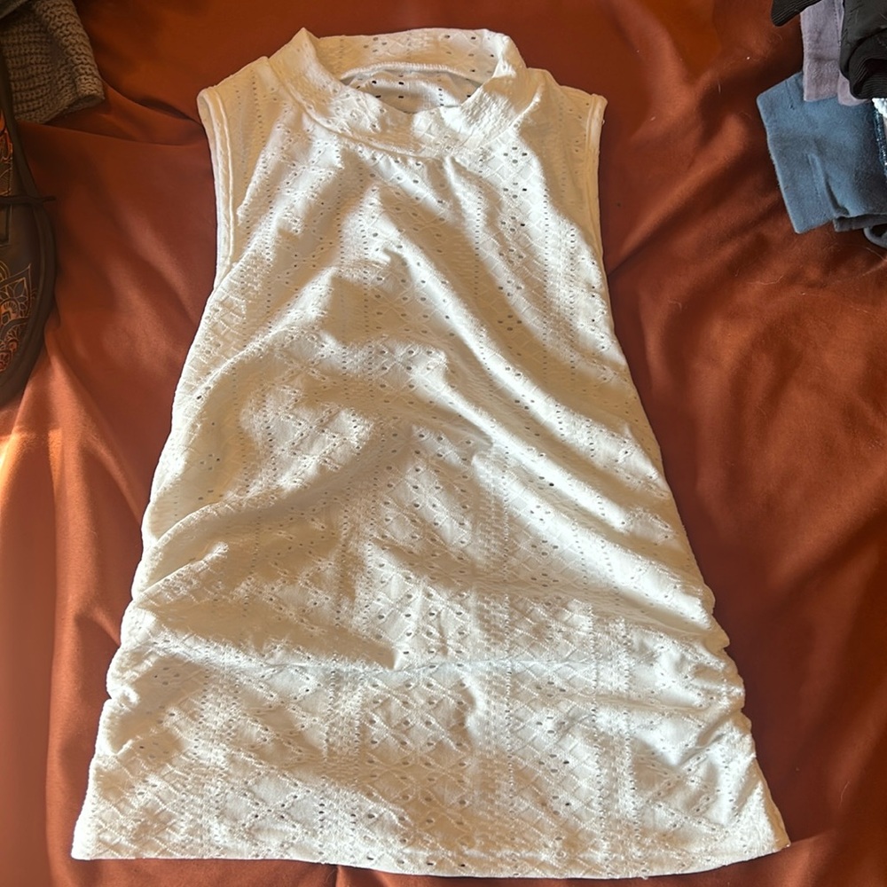 White collared tank
